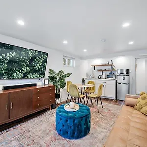 Stylish 2 Bedroom Apt Steps From Regis Tennyson St , Denver United States